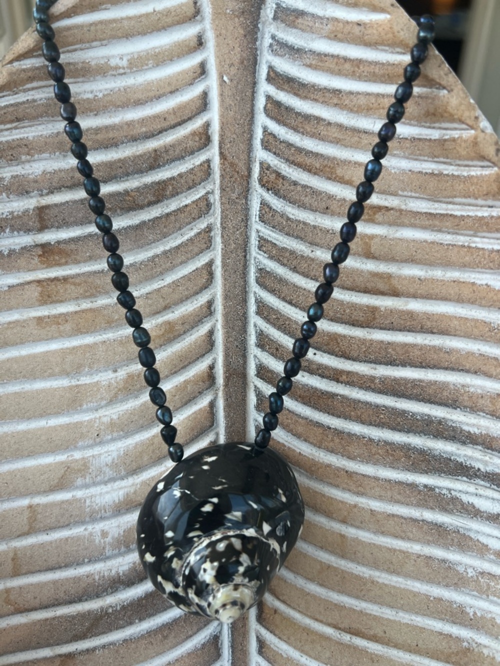 Mayamar Natural Shell and Black Pearl Beaded Necklace Choker NEW